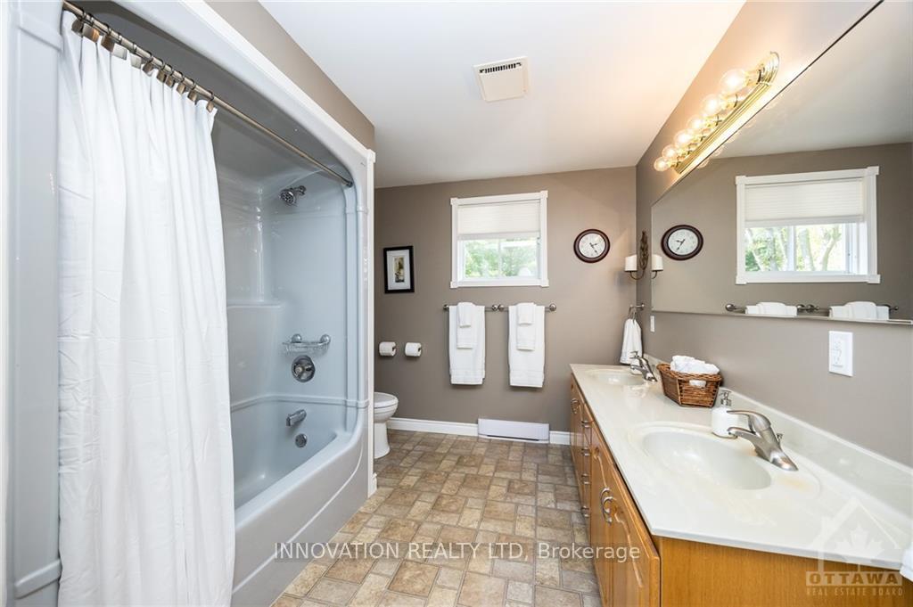 Photo 8 of 3303 Drummond Conc 9A, Tay Valley, Bathurst/Burgess & Sherbrooke (Bathurst) Twp — HOMEH