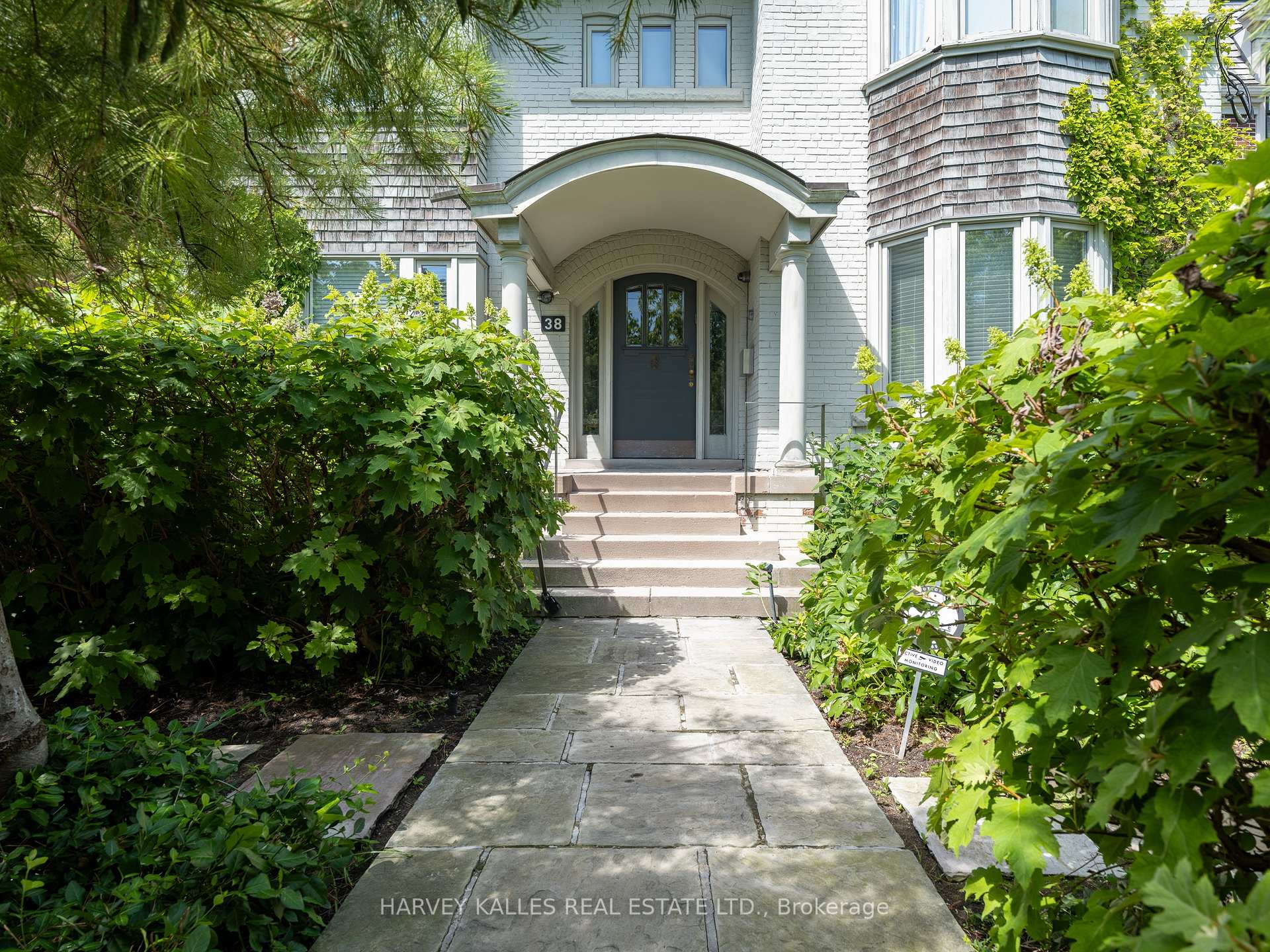 Front of 38 Dunvegan Road