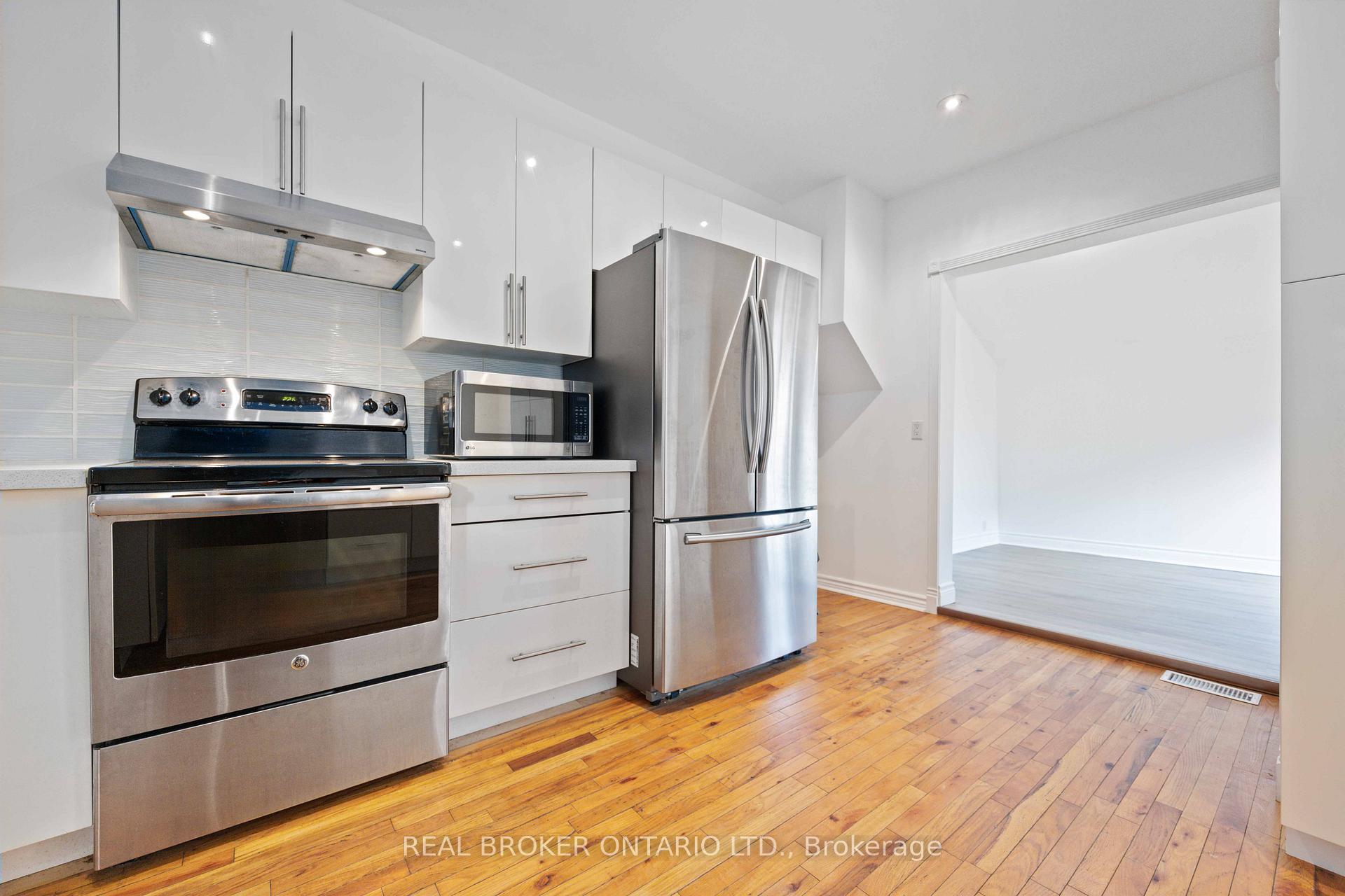 Photo 7 of 15 Luttrell Avenue, Toronto, East End-Danforth — HOMEH