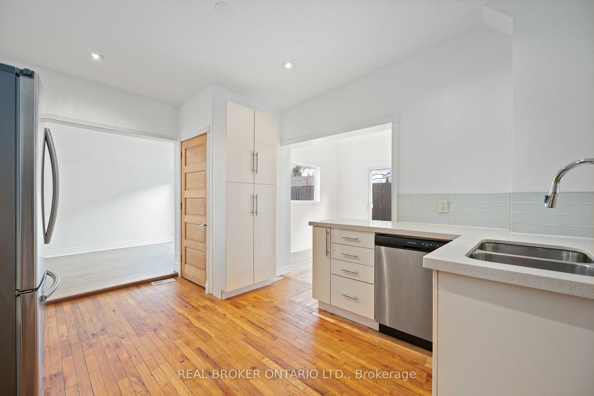 Photo 10 of 15 Luttrell Avenue, Toronto, East End-Danforth — HOMEH