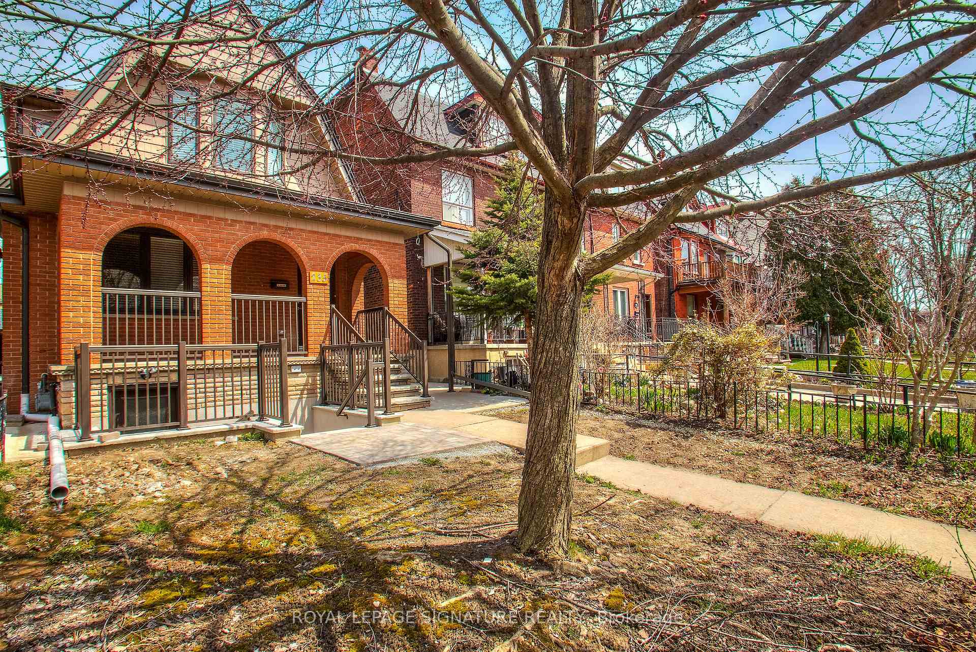 Photo 2 of Unit 1, 235 Beatrice Street, Toronto, Palmerston-Little Italy — HOMEH