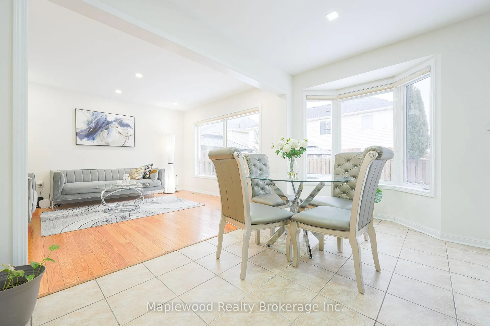 Photo 4 of 7 Chudleigh Avenue, Brampton, Credit Valley — HOMEH