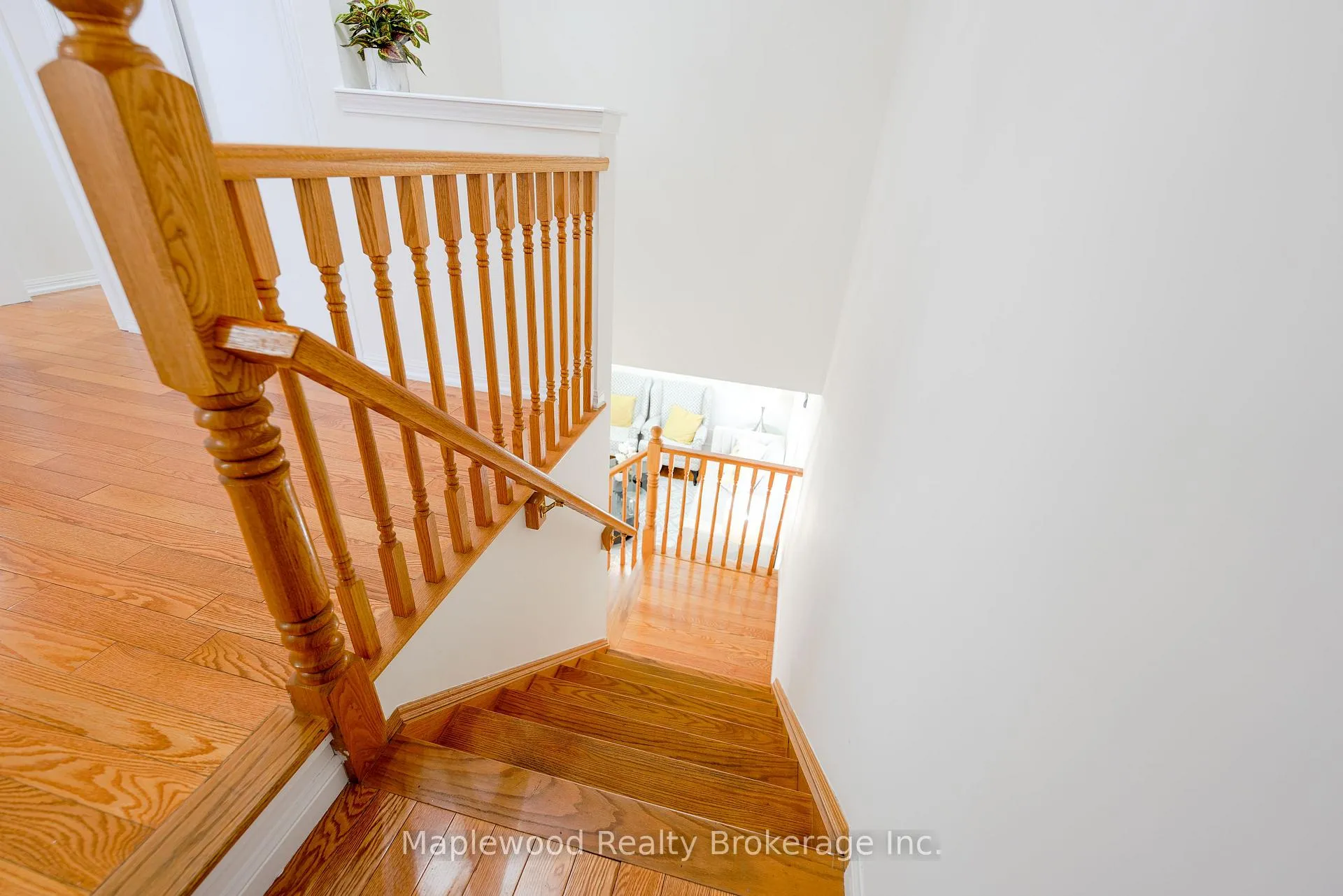 Photo 7 of 7 Chudleigh Avenue, Brampton, Credit Valley — HOMEH