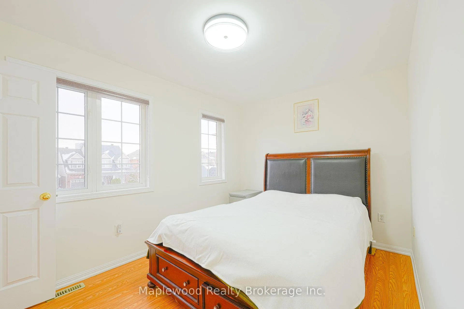 Photo 10 of 7 Chudleigh Avenue, Brampton, Credit Valley — HOMEH