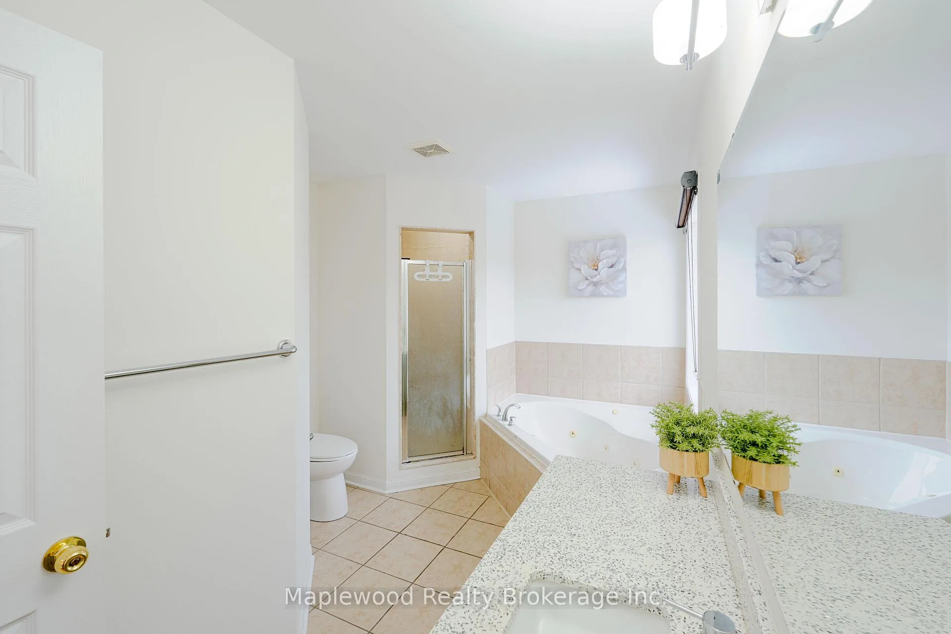 Photo 13 of 7 Chudleigh Avenue, Brampton, Credit Valley — HOMEH