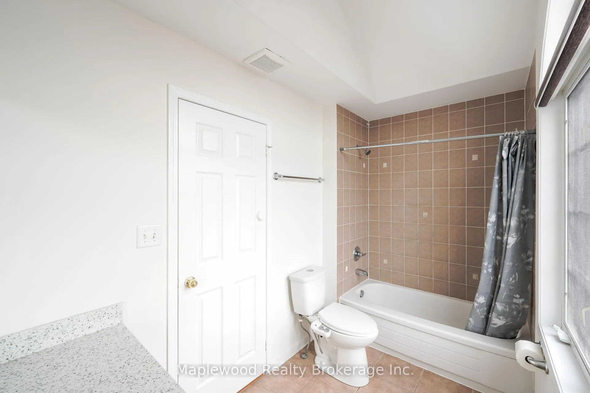 Photo 15 of 7 Chudleigh Avenue, Brampton, Credit Valley — HOMEH
