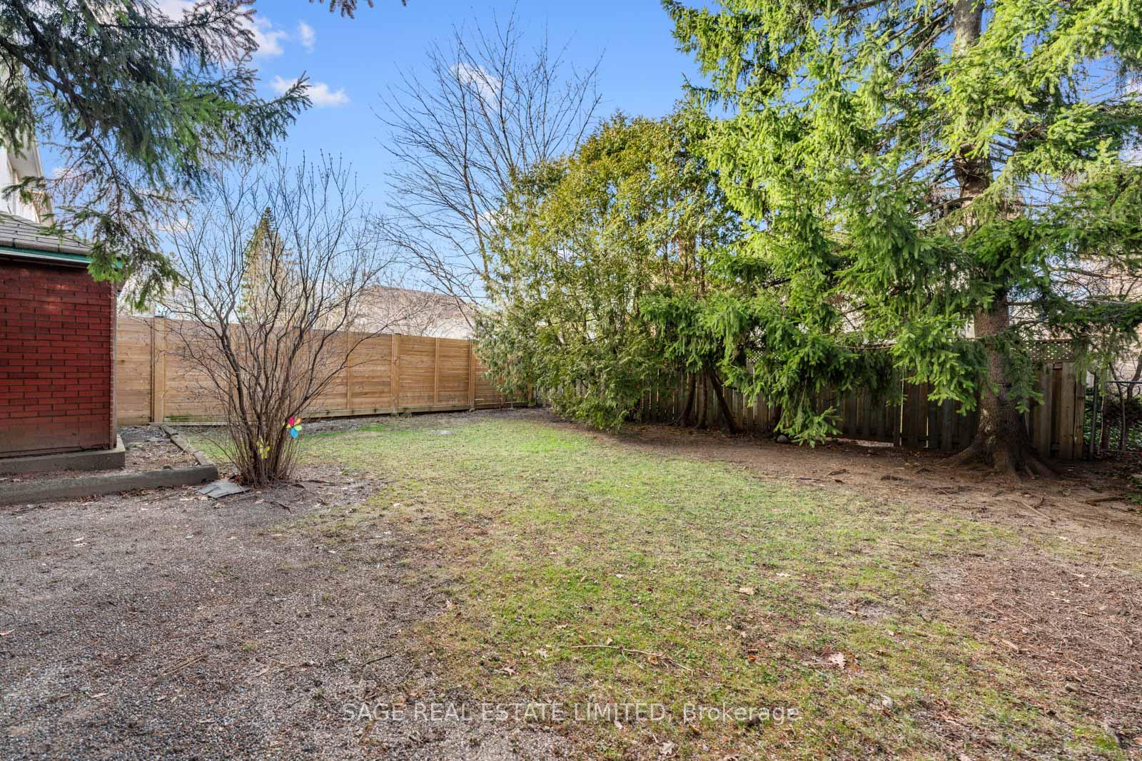 Photo 13 of 614 St Germain Avenue, Toronto, Bedford Park-Nortown — HOMEH
