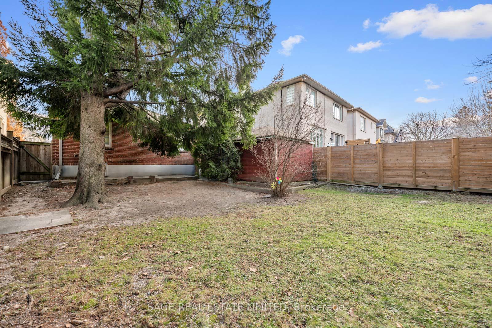 Photo 10 of 614 St Germain Avenue, Toronto, Bedford Park-Nortown — HOMEH