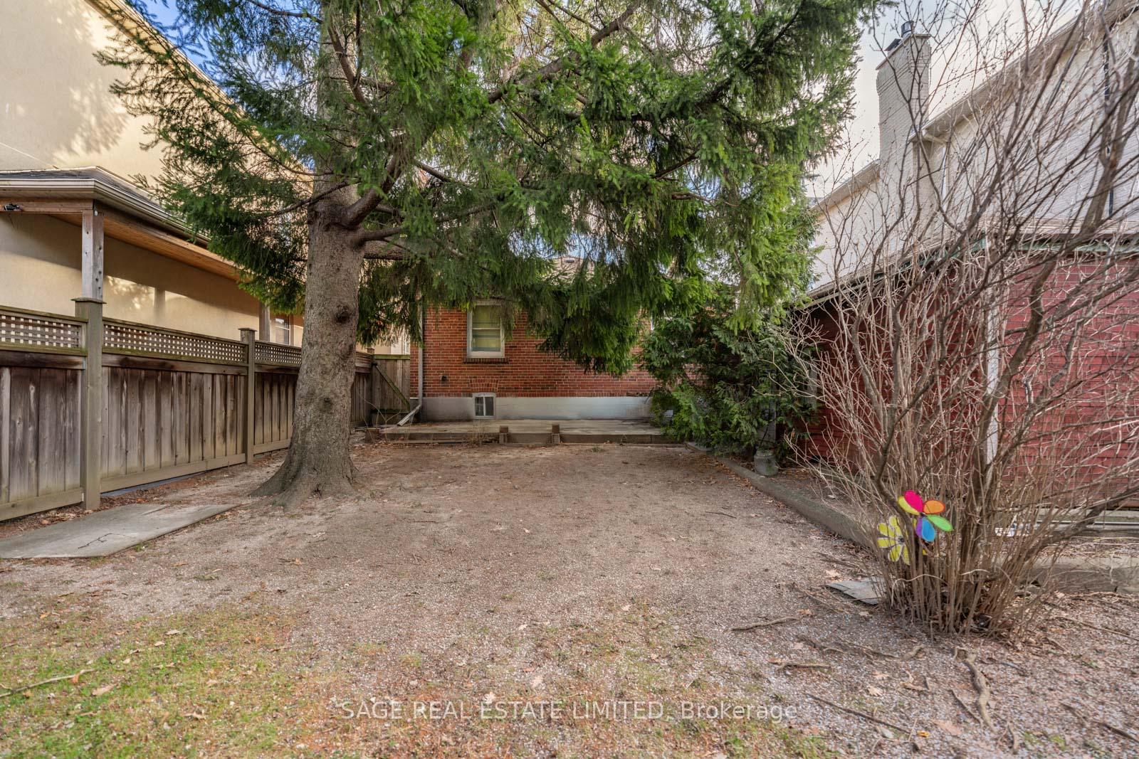 Photo 15 of 614 St Germain Avenue, Toronto, Bedford Park-Nortown — HOMEH