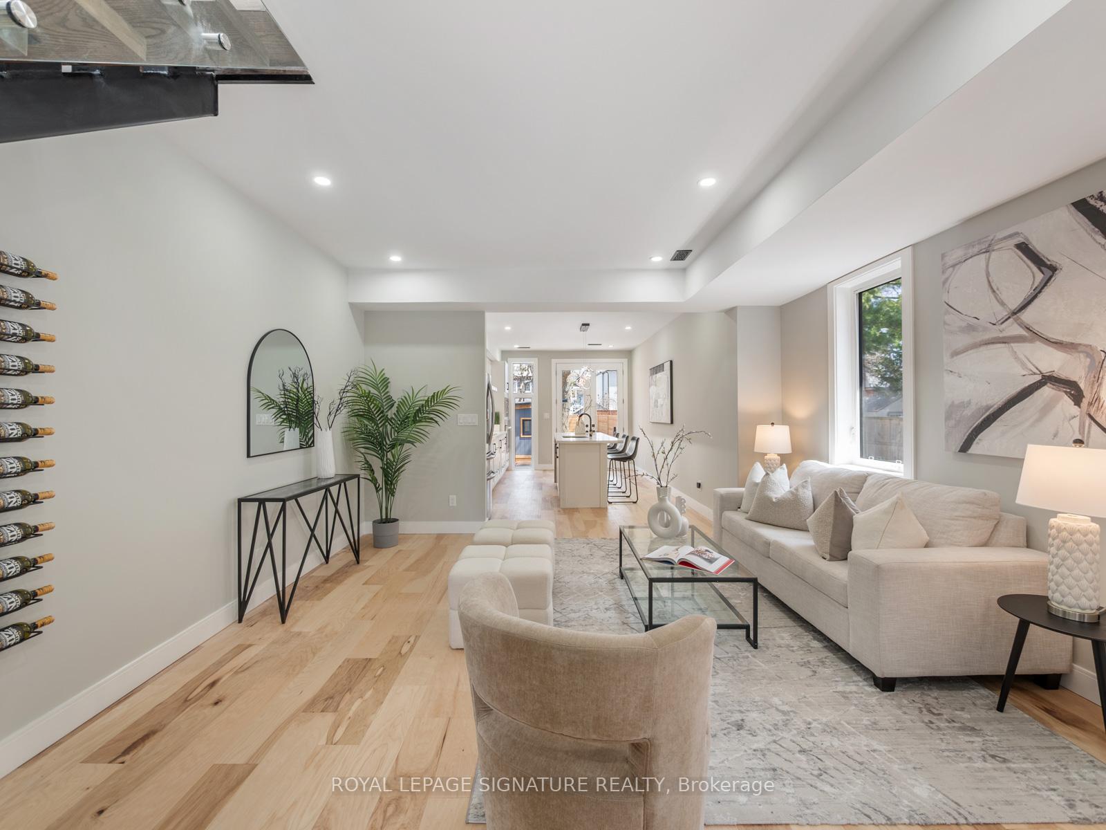 Photo 7 of 201 Gledhill Avenue, Toronto, Woodbine-Lumsden — HOMEH