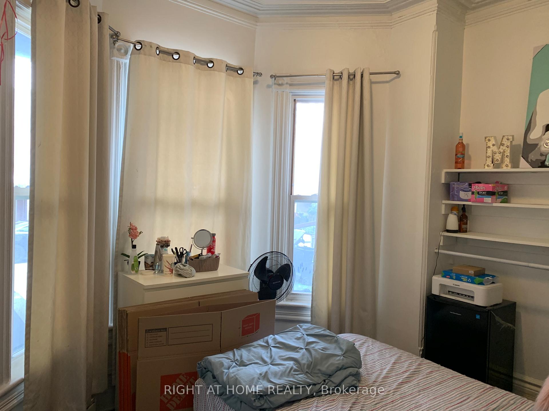 Photo 2 of Unit 1, 168 Huron Street, Toronto, Kensington-Chinatown — HOMEH