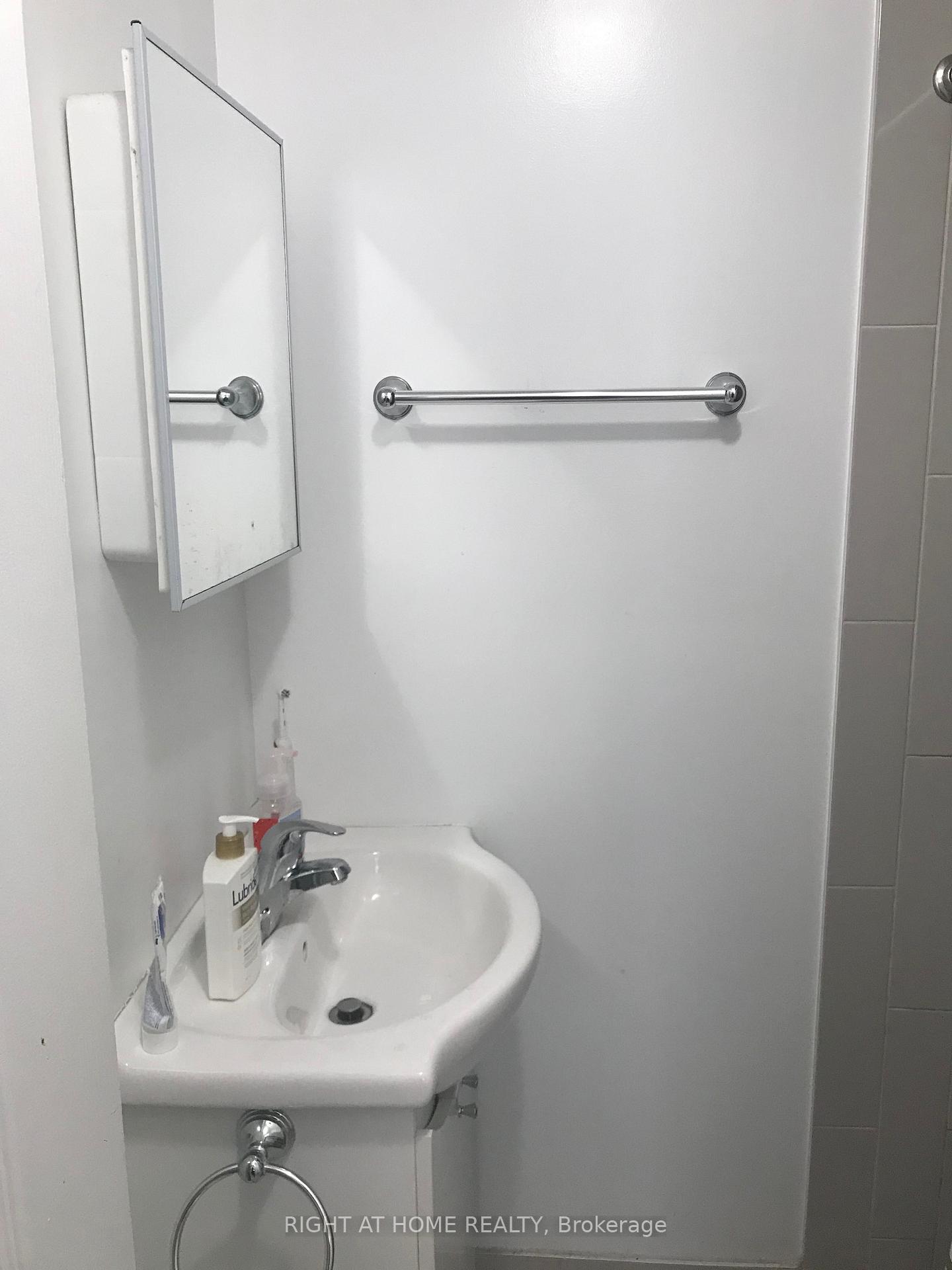 Photo 9 of Unit 1, 168 Huron Street, Toronto, Kensington-Chinatown — HOMEH