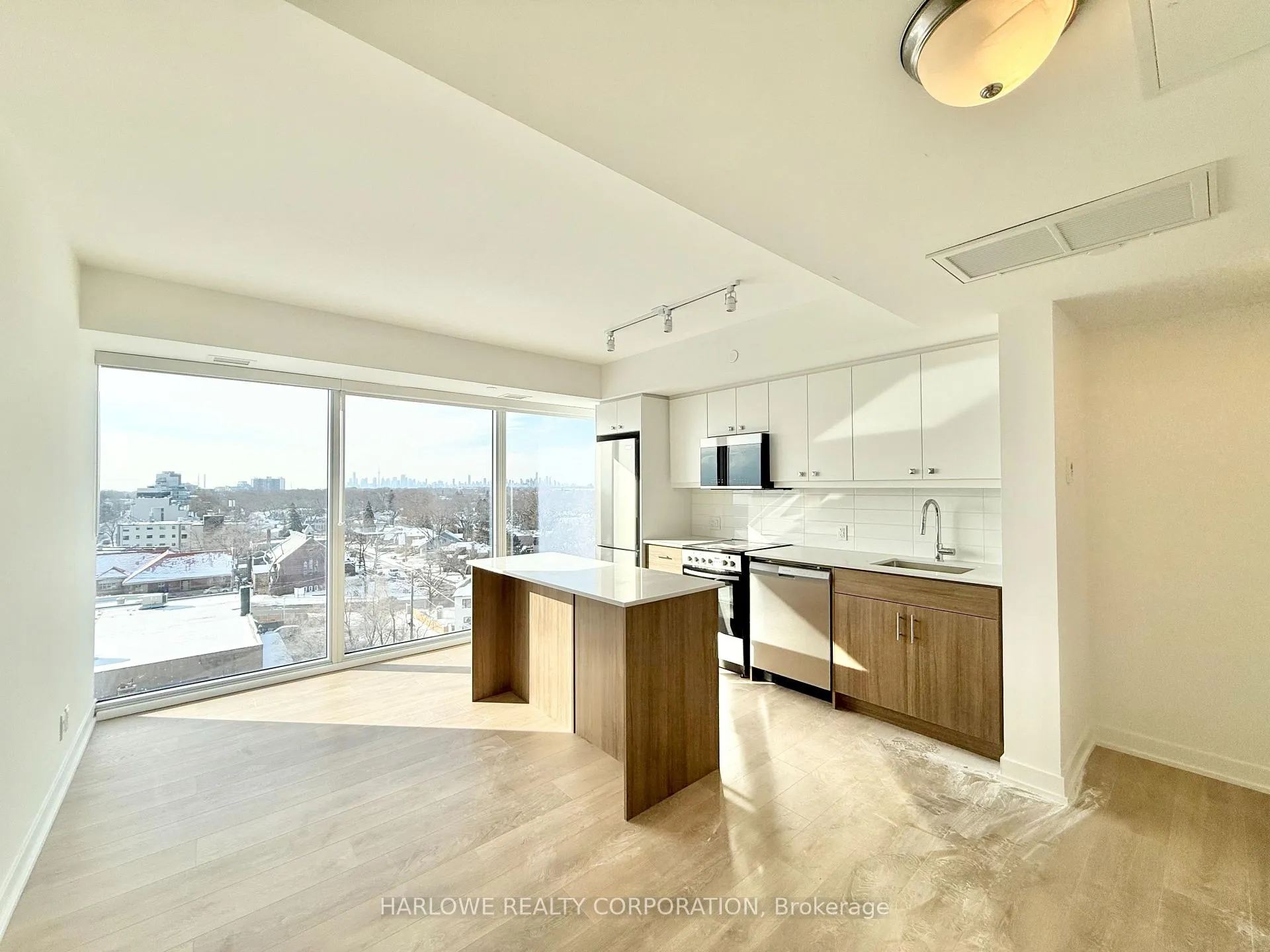 Front of Unit 916, 2 Manderley Drive