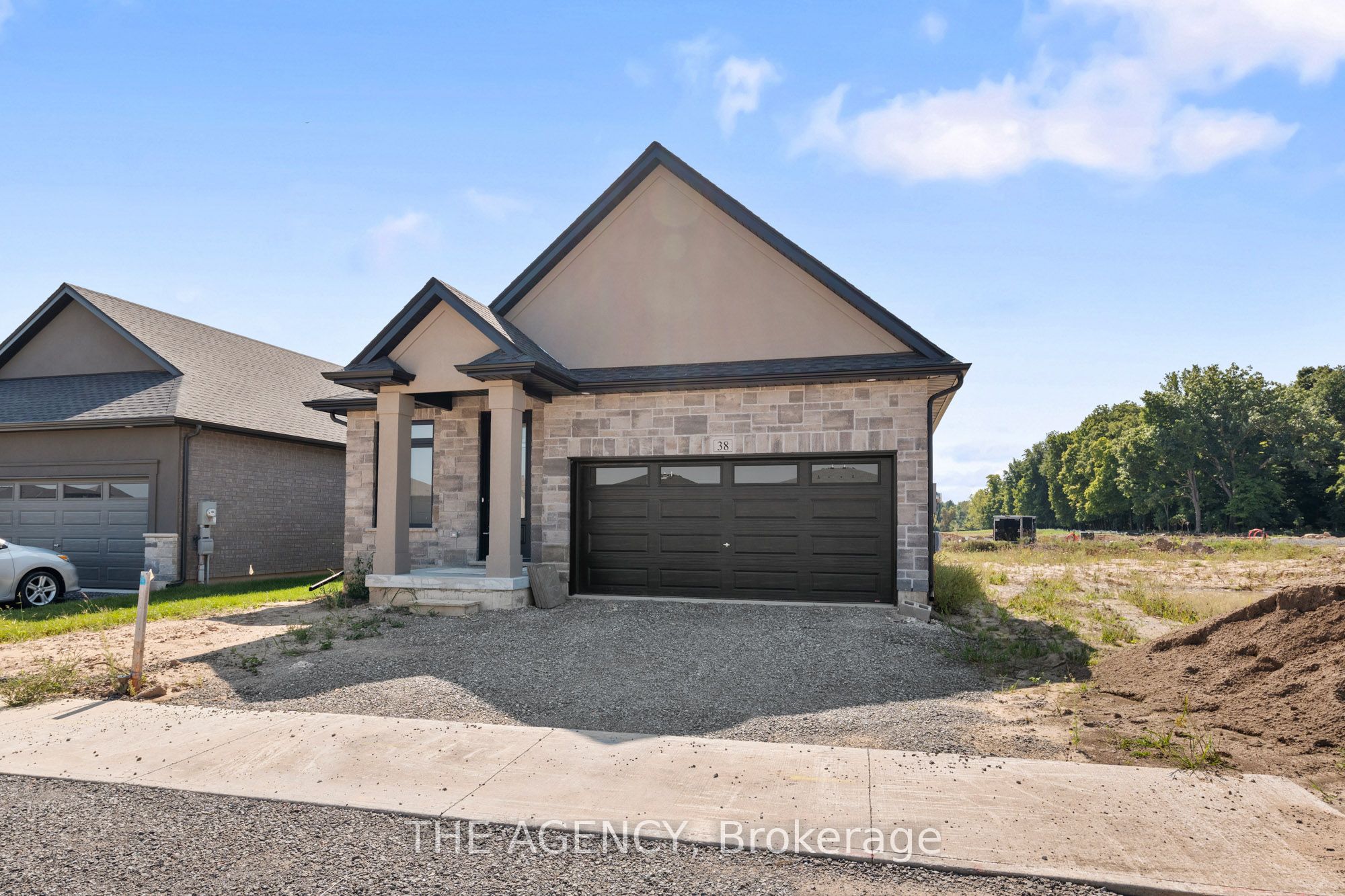 Photo 2 of 38 Marie Street, Pelham, Fonthill — HOMEH