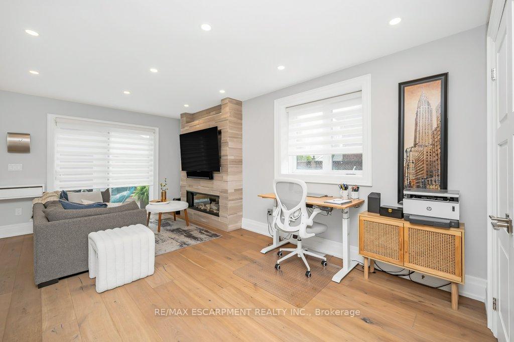 Photo 6 of 820 Cosburn Avenue, Toronto, East York — HOMEH