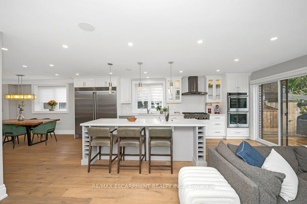 Photo 7 of 820 Cosburn Avenue, Toronto, East York — HOMEH