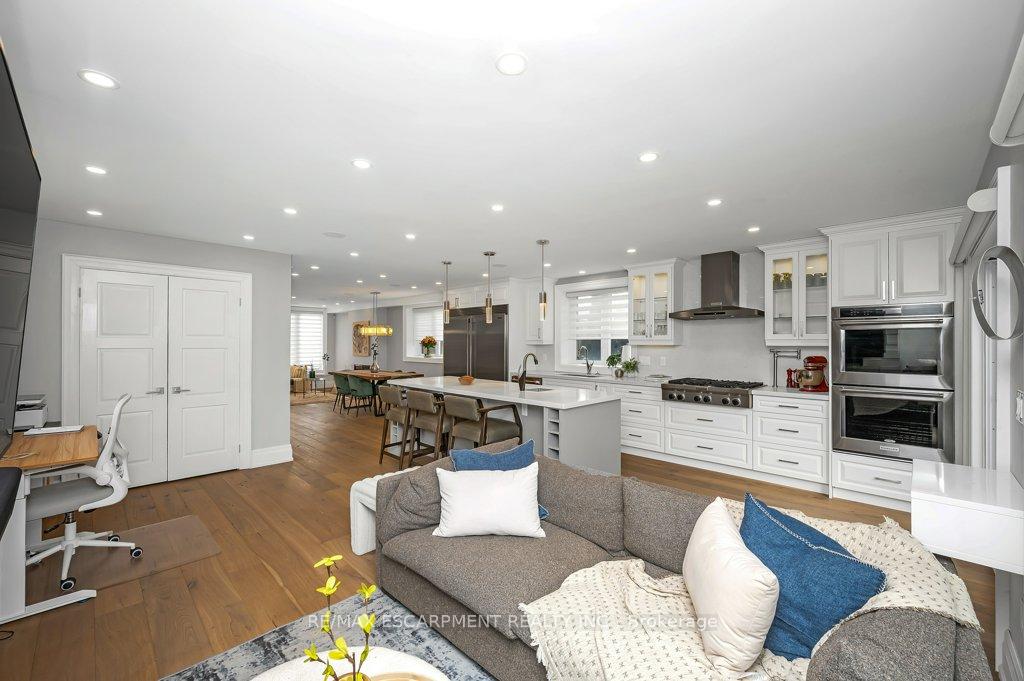 Photo 8 of 820 Cosburn Avenue, Toronto, East York — HOMEH