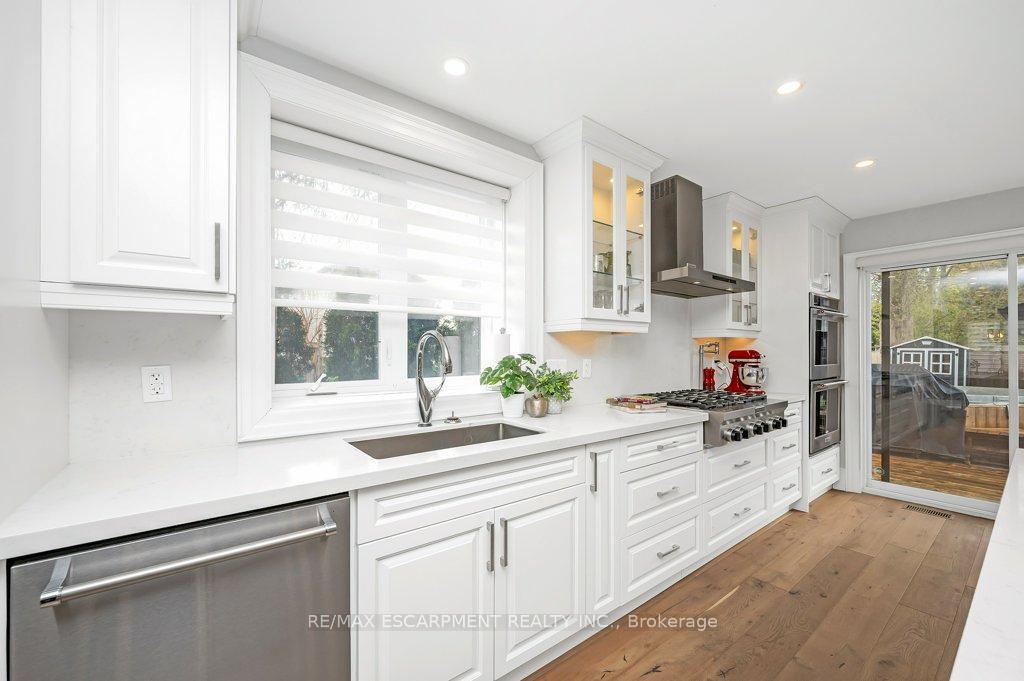 Photo 12 of 820 Cosburn Avenue, Toronto, East York — HOMEH