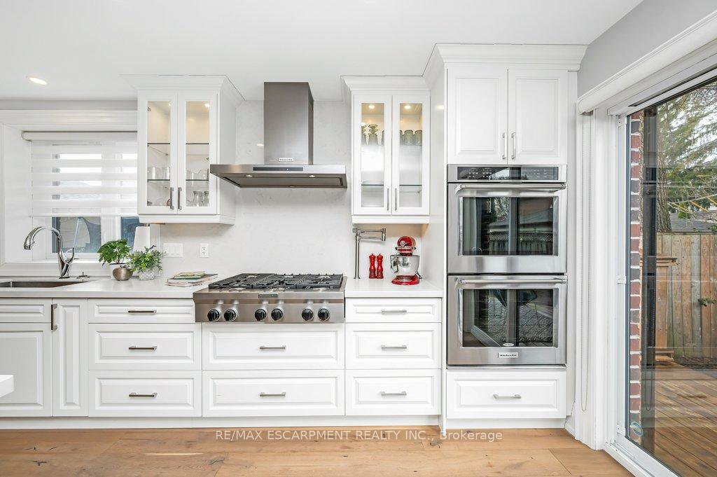 Photo 13 of 820 Cosburn Avenue, Toronto, East York — HOMEH