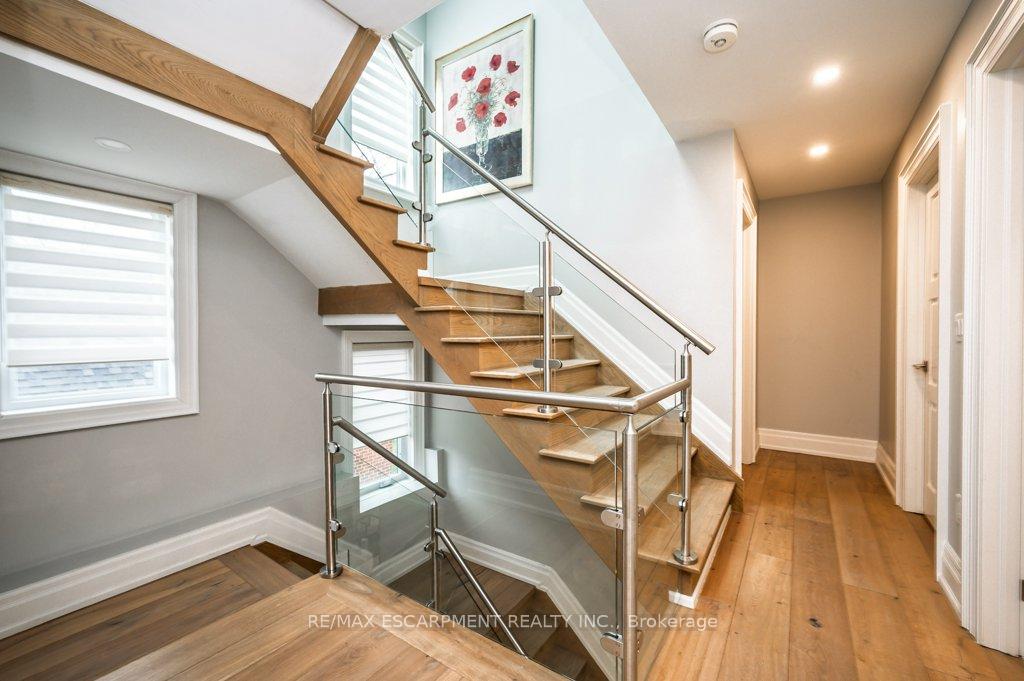 Photo 15 of 820 Cosburn Avenue, Toronto, East York — HOMEH