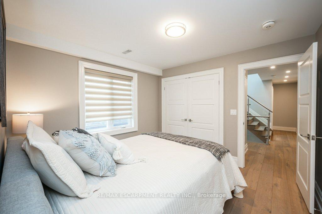 Photo 17 of 820 Cosburn Avenue, Toronto, East York — HOMEH