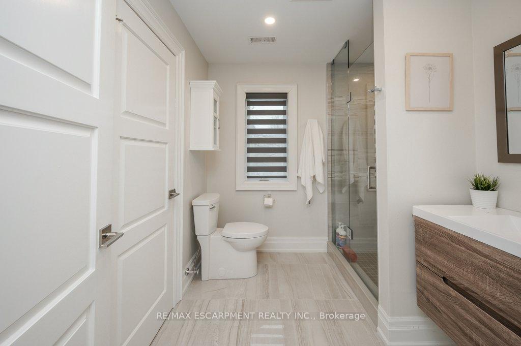 Photo 26 of 820 Cosburn Avenue, Toronto, East York — HOMEH