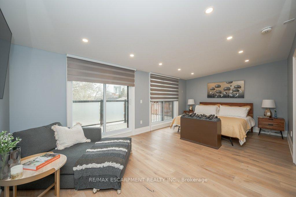 Photo 28 of 820 Cosburn Avenue, Toronto, East York — HOMEH