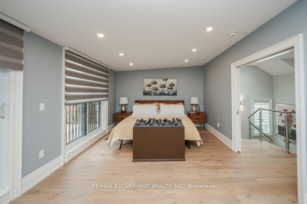 Photo 29 of 820 Cosburn Avenue, Toronto, East York — HOMEH