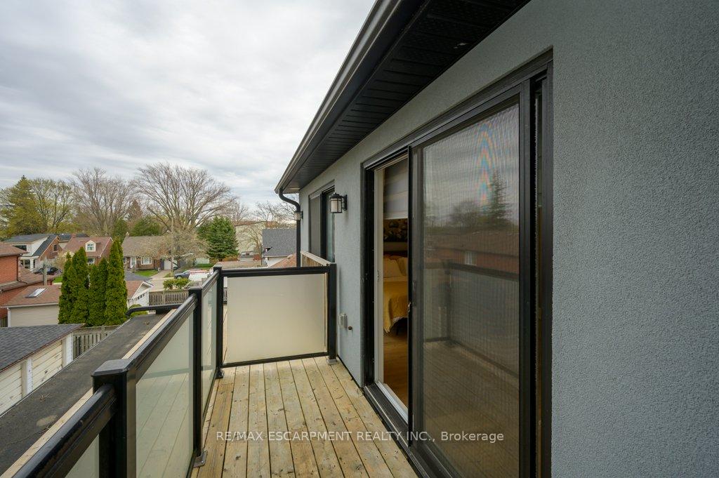 Photo 31 of 820 Cosburn Avenue, Toronto, East York — HOMEH