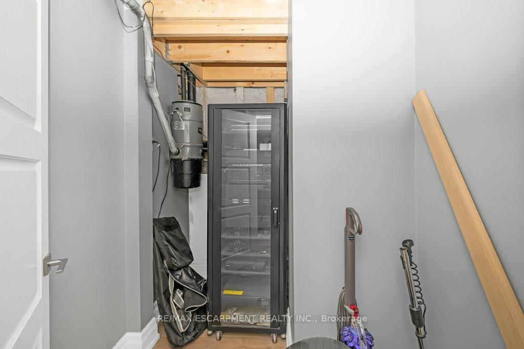 Photo 35 of 820 Cosburn Avenue, Toronto, East York — HOMEH