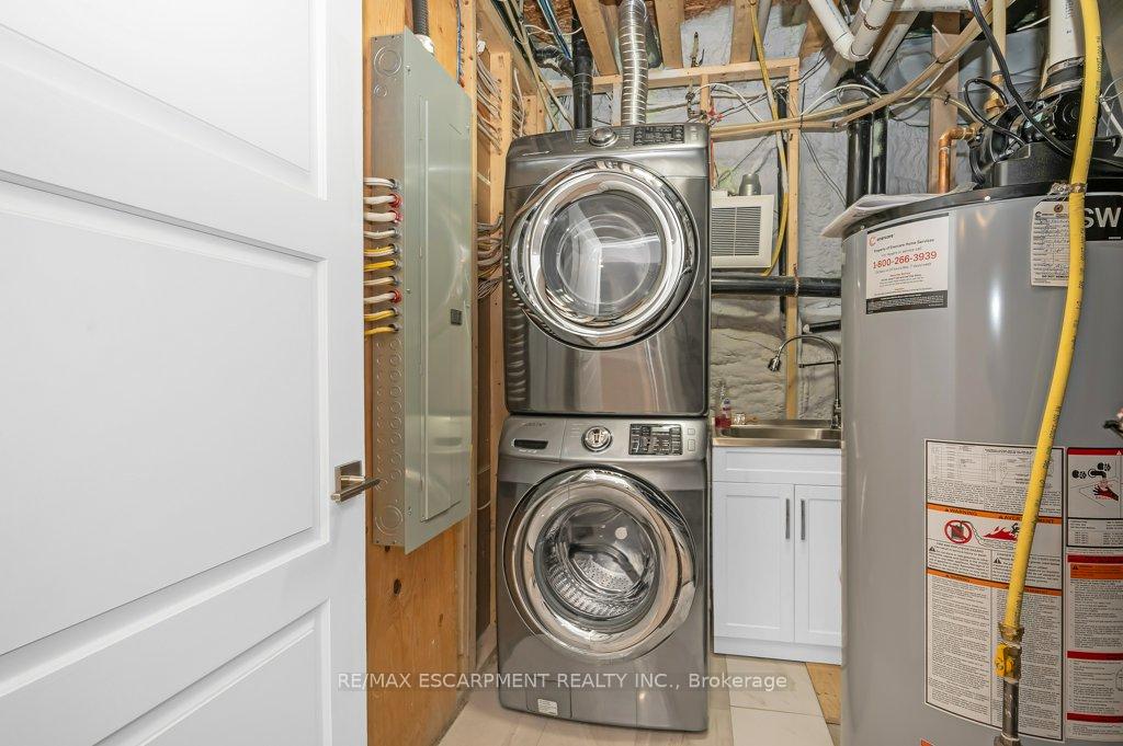 Photo 36 of 820 Cosburn Avenue, Toronto, East York — HOMEH