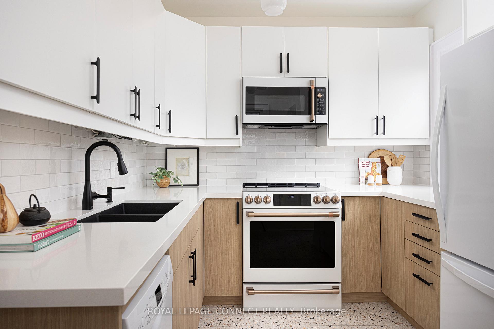 Photo 12 of 21 Sutherland Avenue, Toronto, Crescent Town — HOMEH