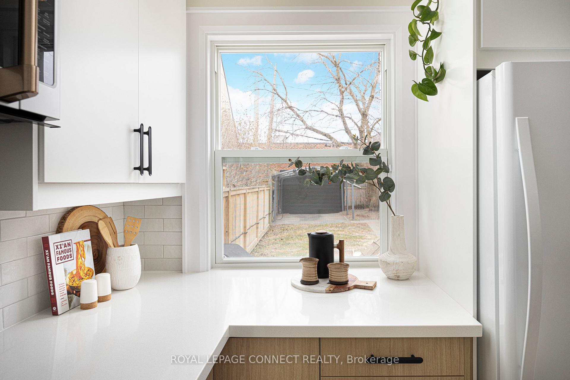 Photo 14 of 21 Sutherland Avenue, Toronto, Crescent Town — HOMEH