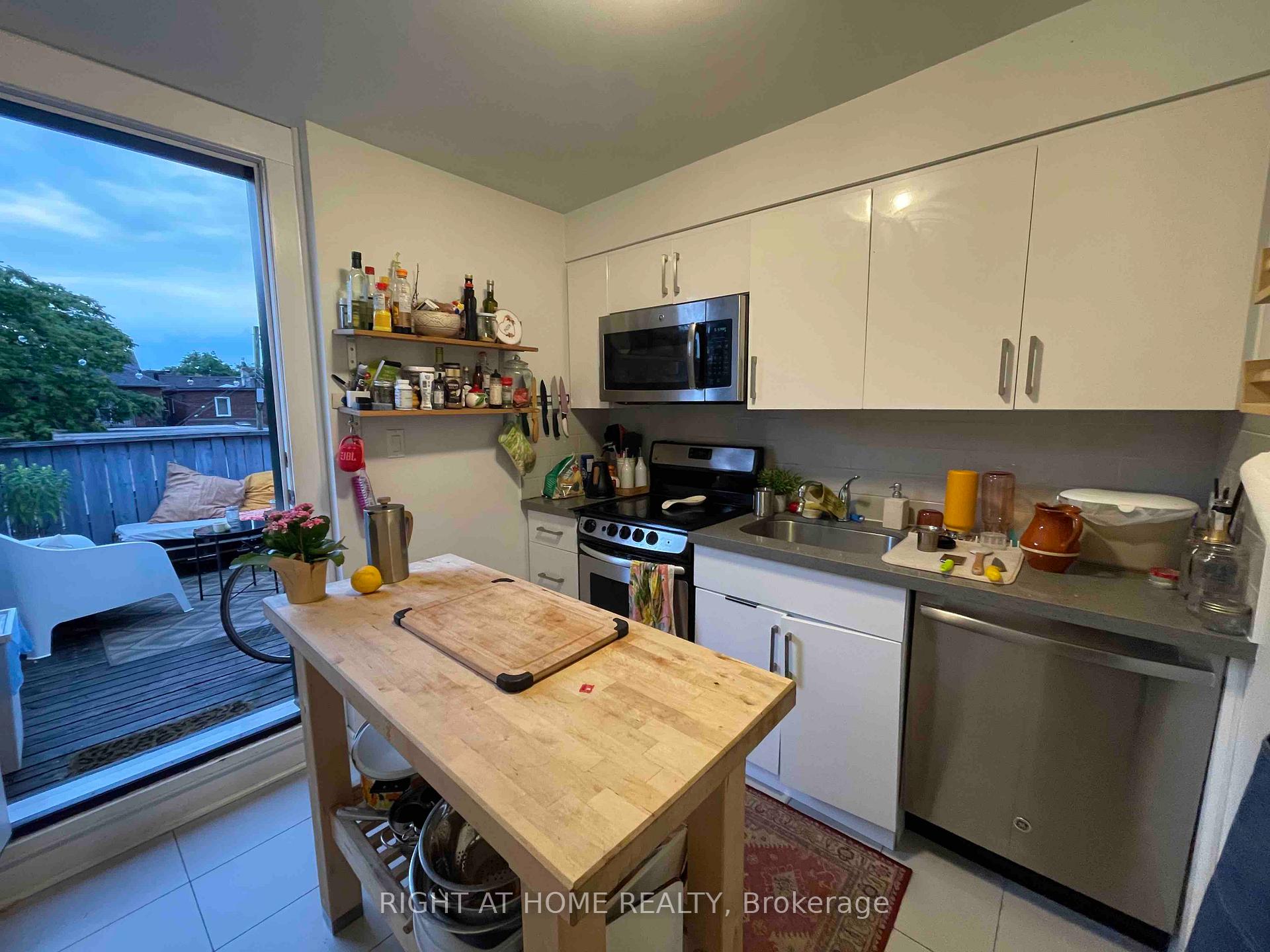 Photo 14 of Unit 2, 715 Ossington Avenue, Toronto, Palmerston-Little Italy — HOMEH