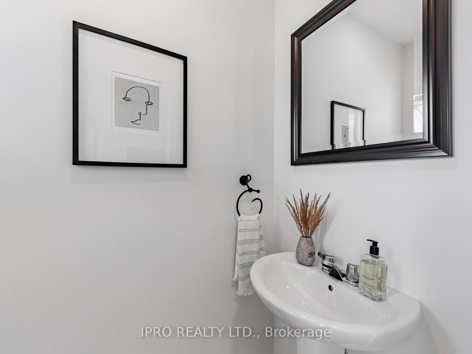 Photo 17 of 117 Virginia Avenue, Toronto, Danforth Village-East York — HOMEH