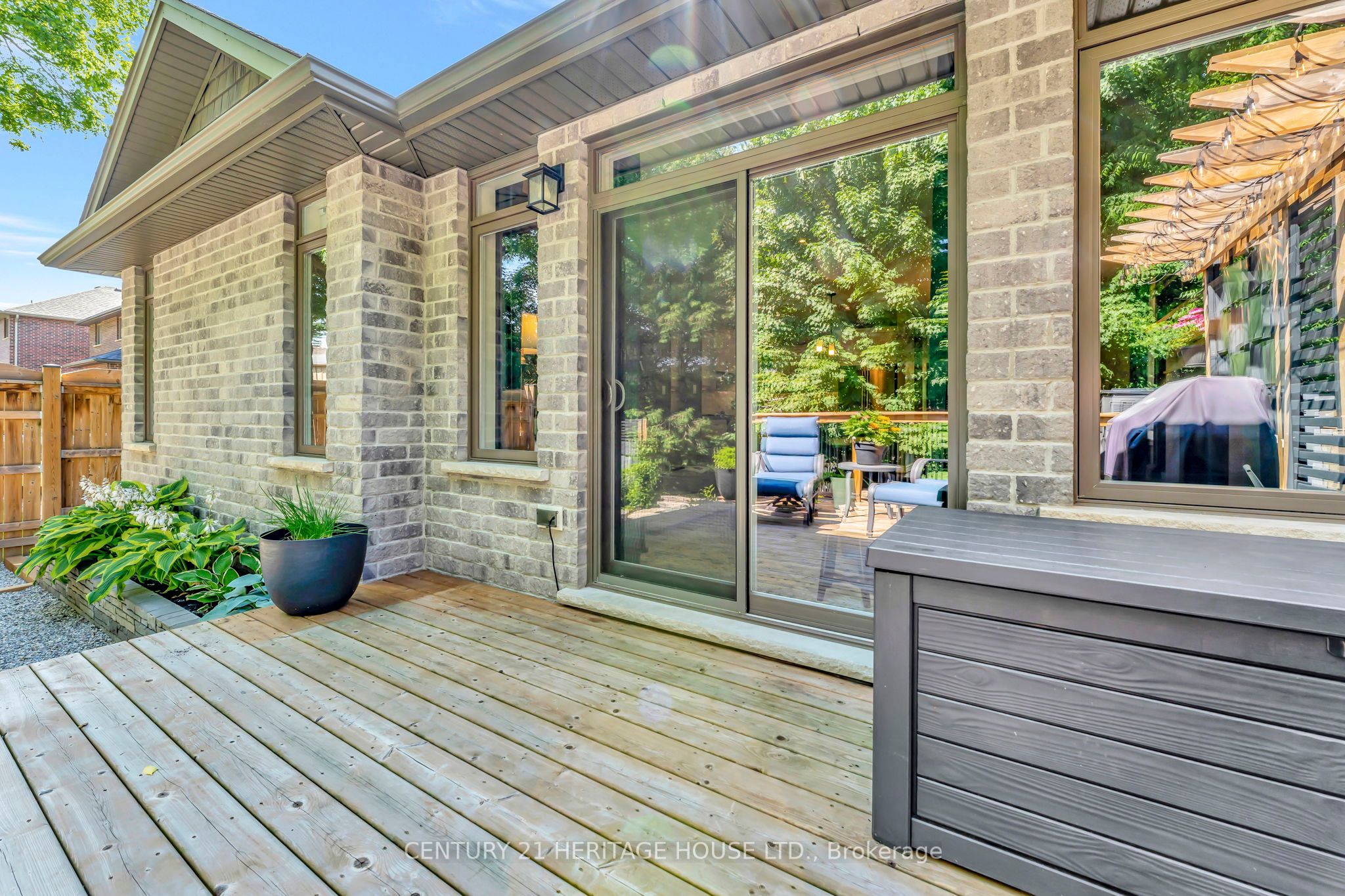 Photo 80 of 23 Hampton Street, Brant, Paris — HOMEH