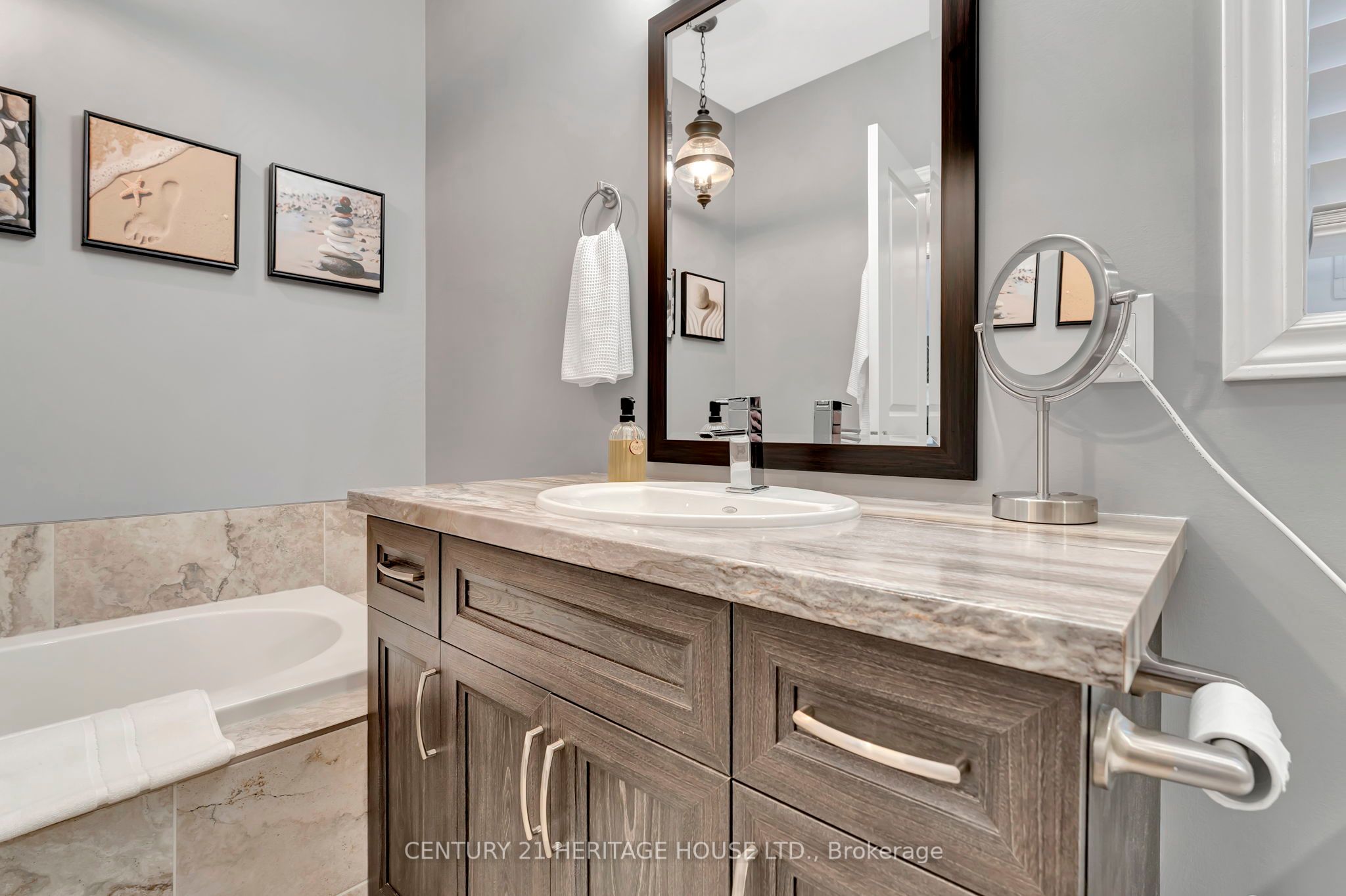 Photo 63 of 23 Hampton Street, Brant, Paris — HOMEH