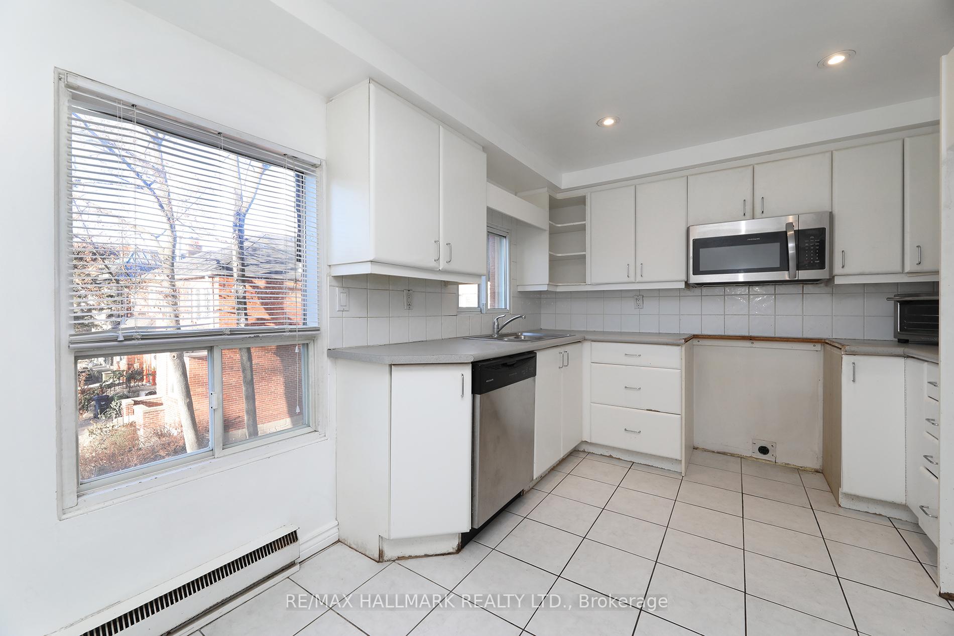 Photo 12 of 225 Roslin Avenue, Toronto, Lawrence Park North — HOMEH