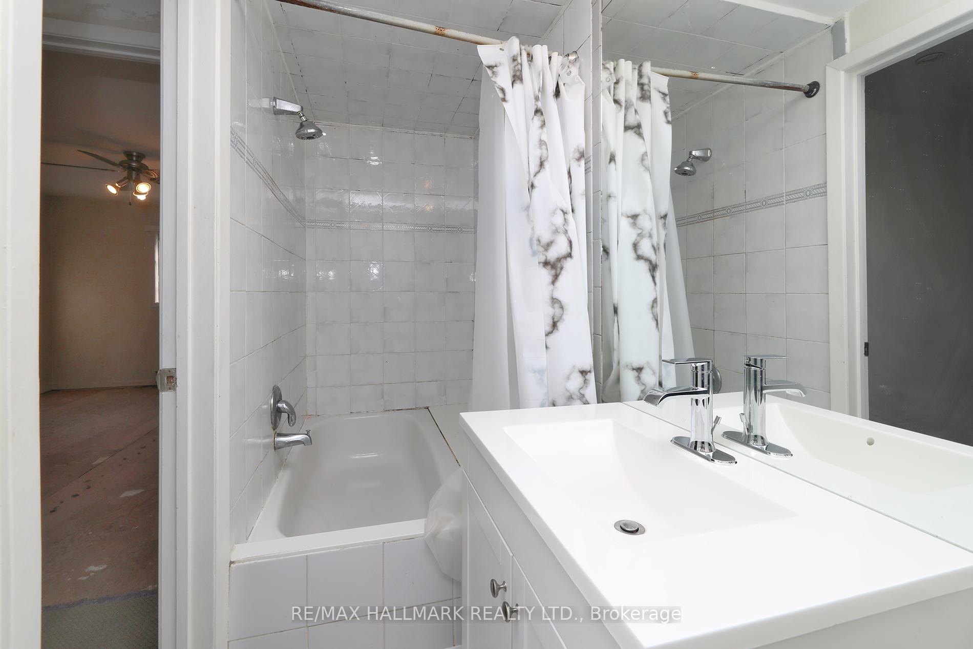 Photo 19 of 225 Roslin Avenue, Toronto, Lawrence Park North — HOMEH