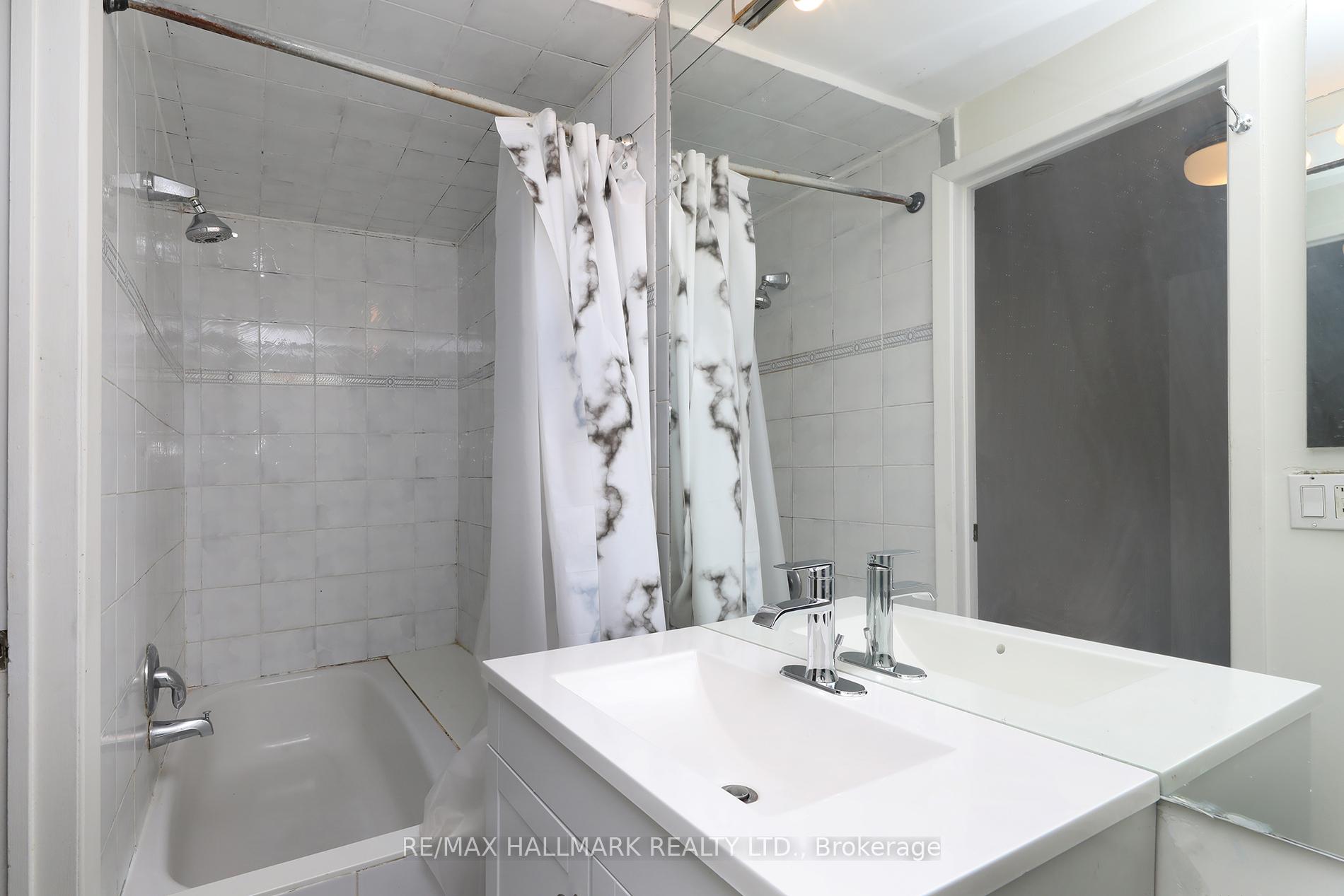Photo 26 of 225 Roslin Avenue, Toronto, Lawrence Park North — HOMEH