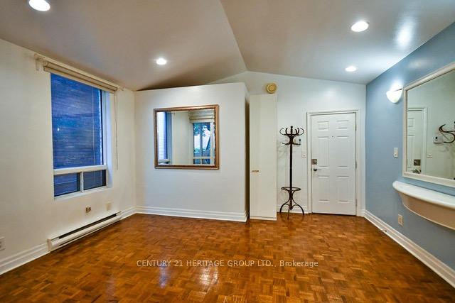 Photo 4 of Unit 2, 1007 Bathurst Street, Toronto, The Annex — HOMEH