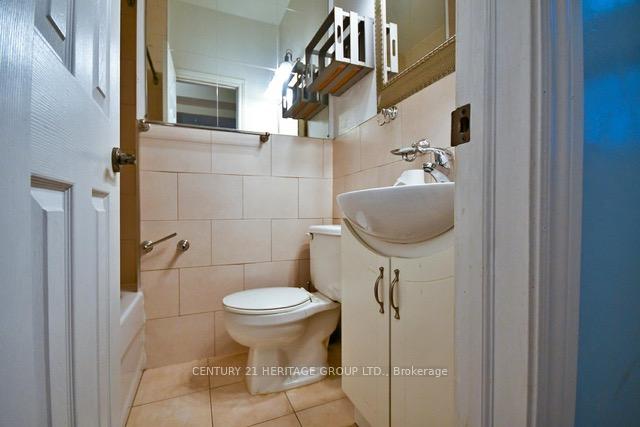Photo 11 of Unit 2, 1007 Bathurst Street, Toronto, The Annex — HOMEH
