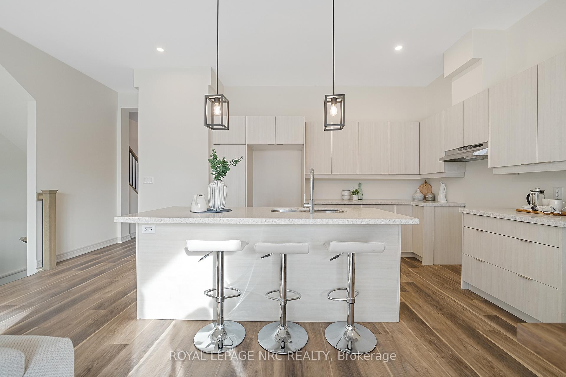 Photo 14 of 29 Beaverloch Drive, Thorold, Confederation Heights — HOMEH