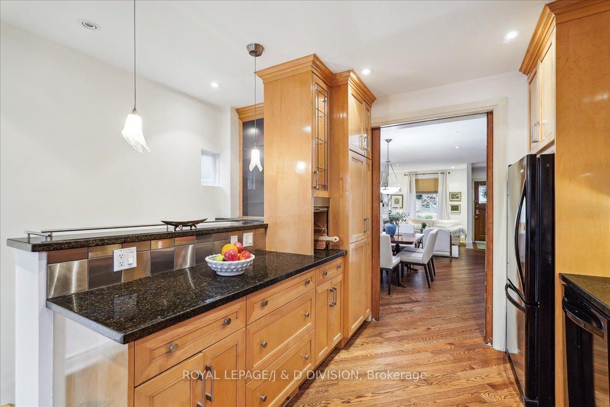 Photo 16 of 41 Fielding Avenue, Toronto, Danforth — HOMEH
