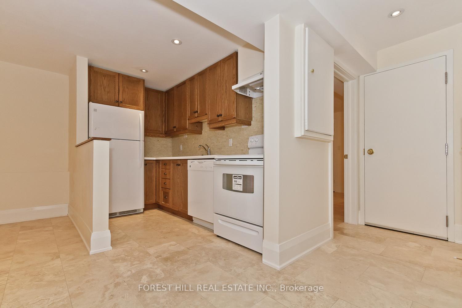 Photo 6 of Unit Bsmnt, 624 Huron Street, Toronto, The Annex — HOMEH