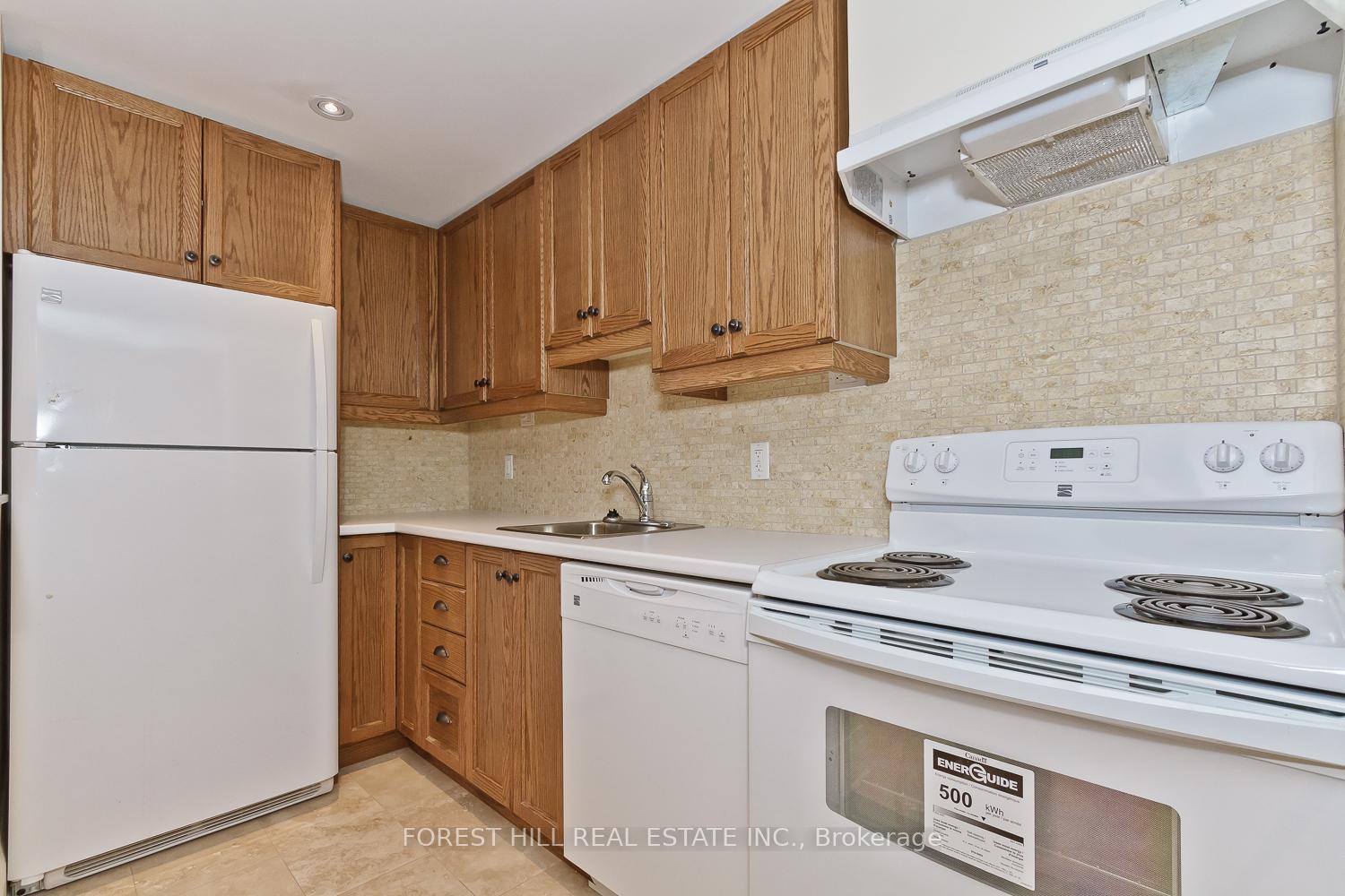 Photo 7 of Unit Bsmnt, 624 Huron Street, Toronto, The Annex — HOMEH