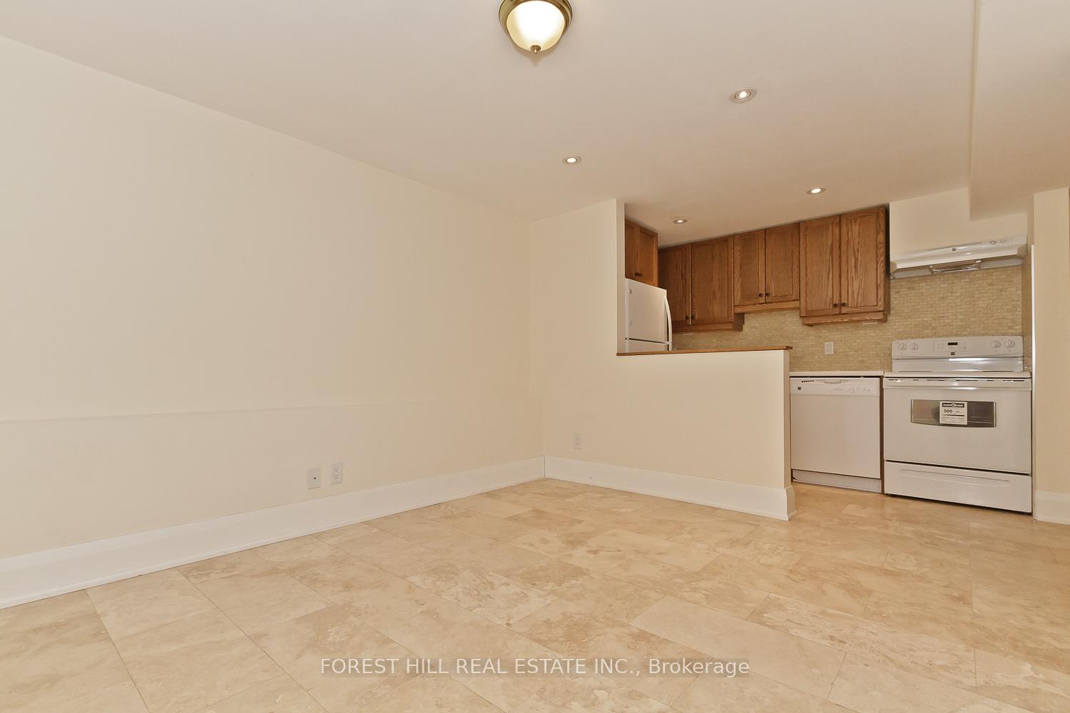 Photo 10 of Unit Bsmnt, 624 Huron Street, Toronto, The Annex — HOMEH