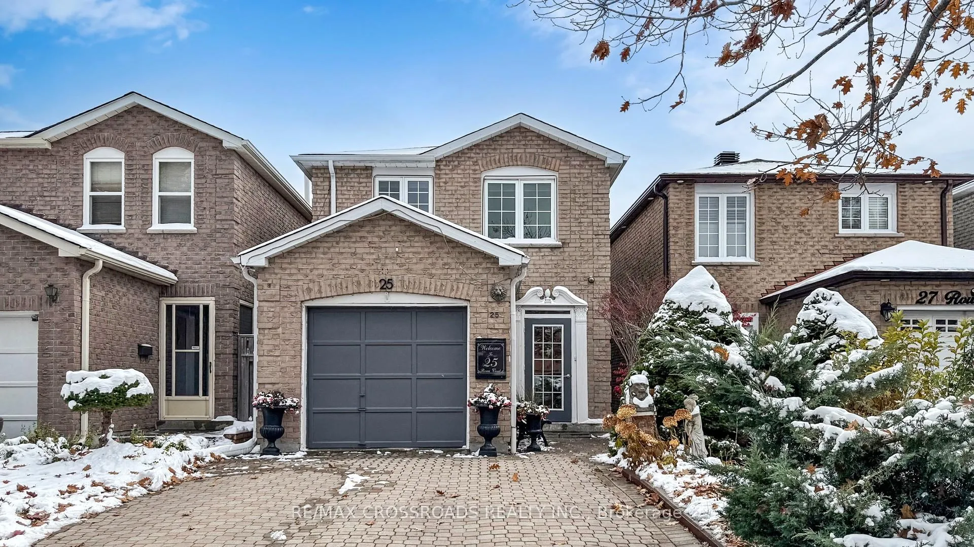 Photo 2 of 25 Rowe Court, Markham, Middlefield — HOMEH