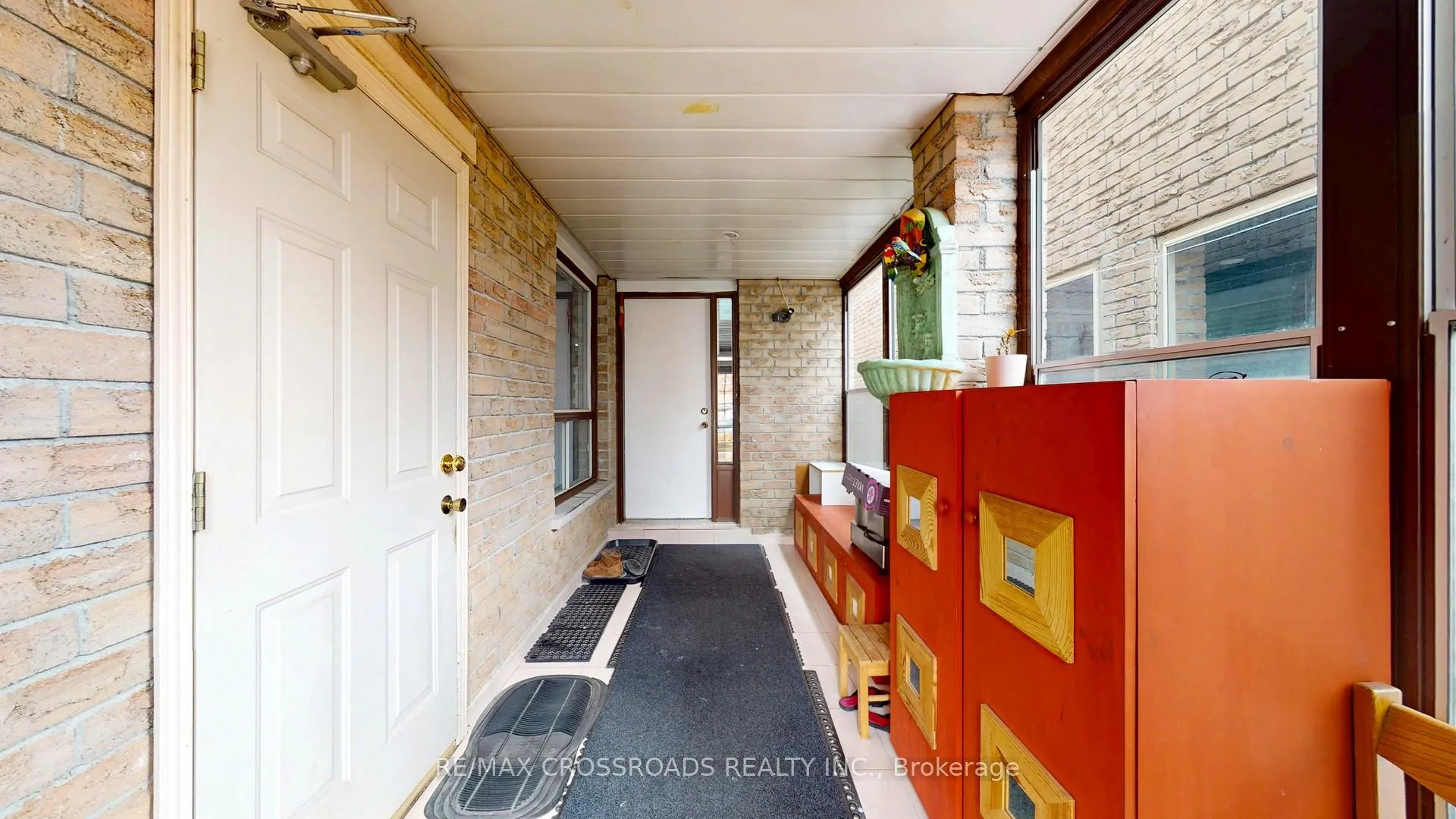 Photo 5 of 25 Rowe Court, Markham, Middlefield — HOMEH