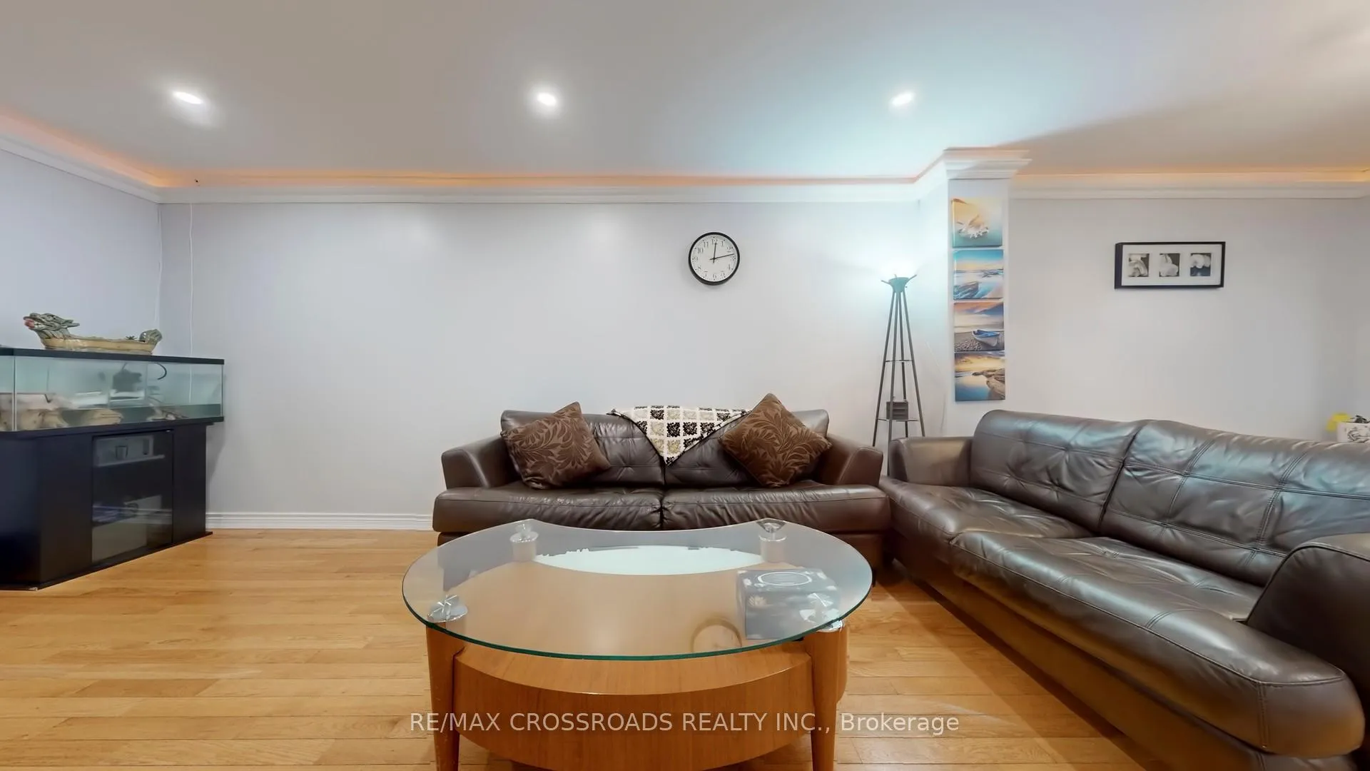 Photo 8 of 25 Rowe Court, Markham, Middlefield — HOMEH
